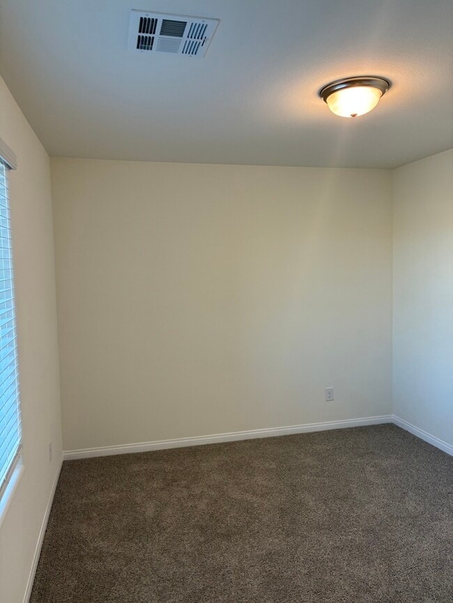Beautiful 4 Bedroom Home in Southwest Vegas!
