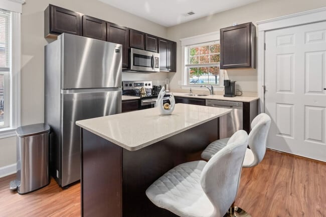 Photo - 692 E Ferry St Unit ID1228681P