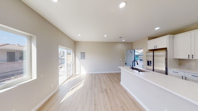 Photo - 4BD/2BA on Stewart!