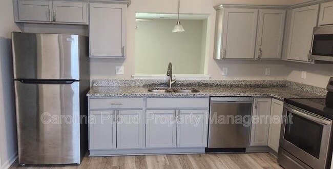 Photo - 337 S Pointe Dr