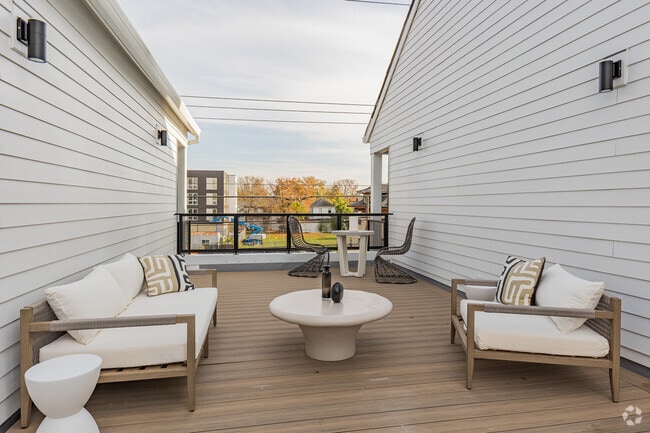 Community Deck - Ella PDX