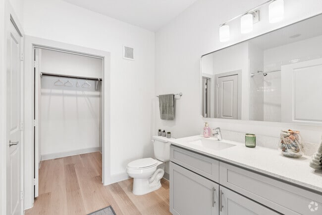 2BR, 2BA - 1,129SF - Primary Bathroom