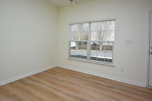 Photo - Wynterfield End Unit