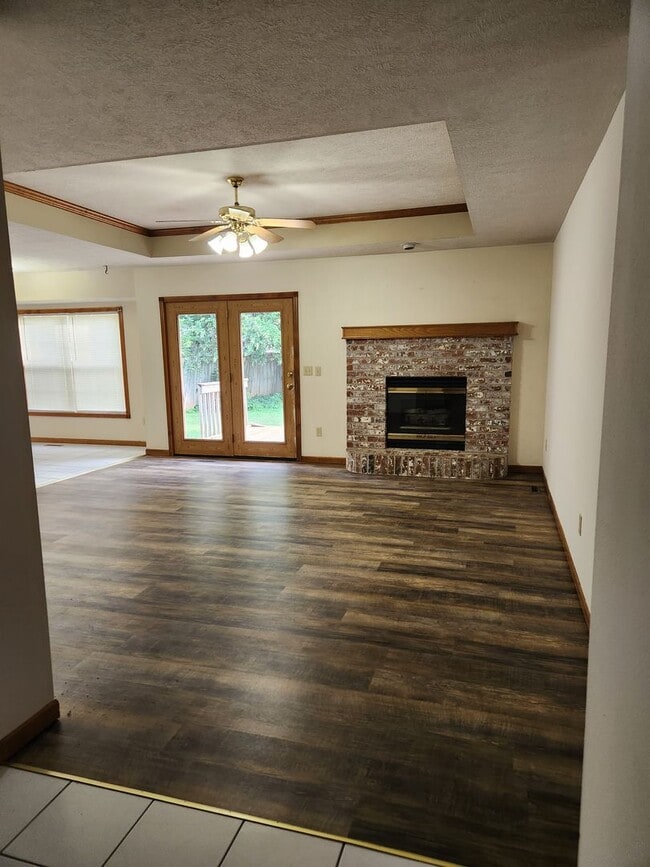 Photo - Southwest Springfield 3 Bed / 2 Bath Home with Garage – Pre-Leasing Now!