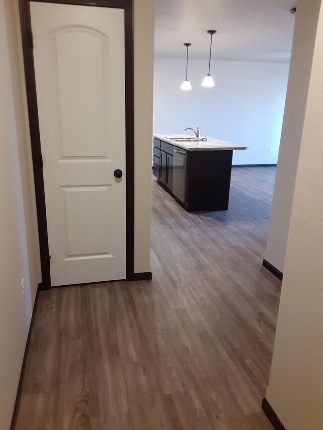 581 225th St Unidad Fox Run Apartments -581 #4