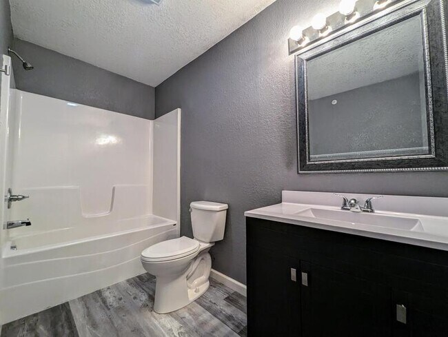 1317 B Ave W