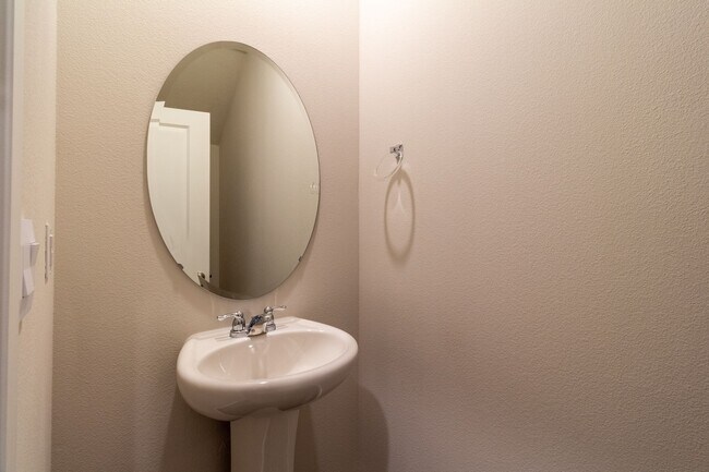 Photo - Beautiful  3 Bedroom 2.5 bathroom Townhouse-Battle Ground School District