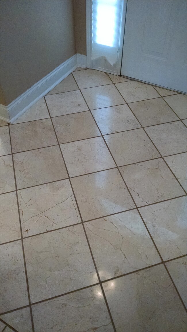 Vestíbulo de entrada principal - 4803 Marion Ripley Rd