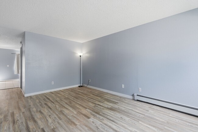 Living Room - 555 28 1/2 Rd