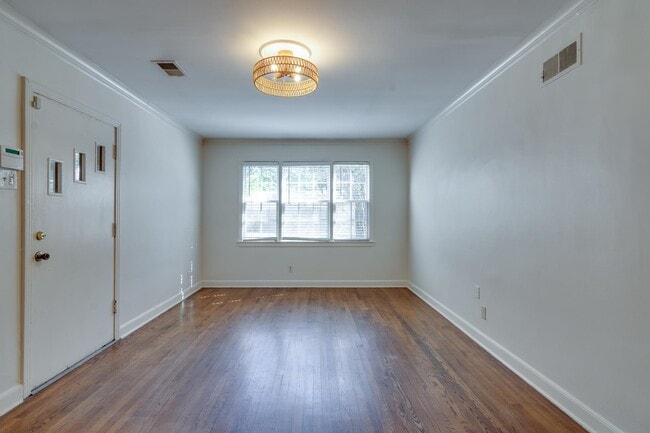 Photo - 695 Berry Rd