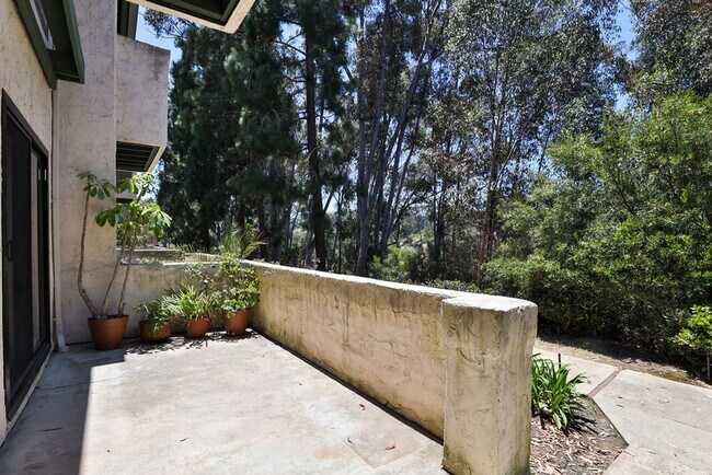 Photo - La Jolla Townhome with Garage & Private Deck