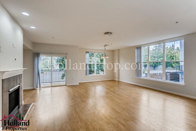 Photo - Wonderful 3 Story Condo in Hillsboro!