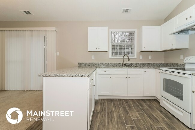 Photo - 2401 Bethune Cir