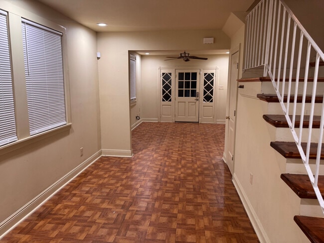 Photo - 2555 Elder St