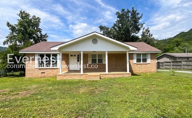Building Photo - 3217 Plaza Cir