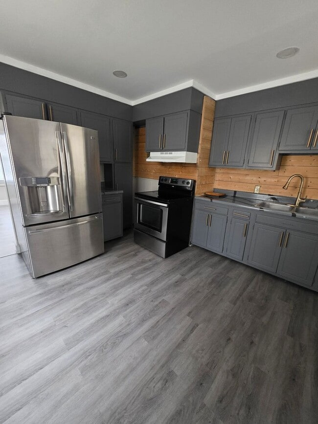 Photo - Totally Remodeled! Looks Fantastic!