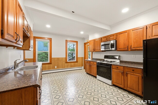 Photo - 25 Long St Unit 2