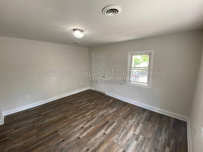 Photo - 806 Weedon St Unit A