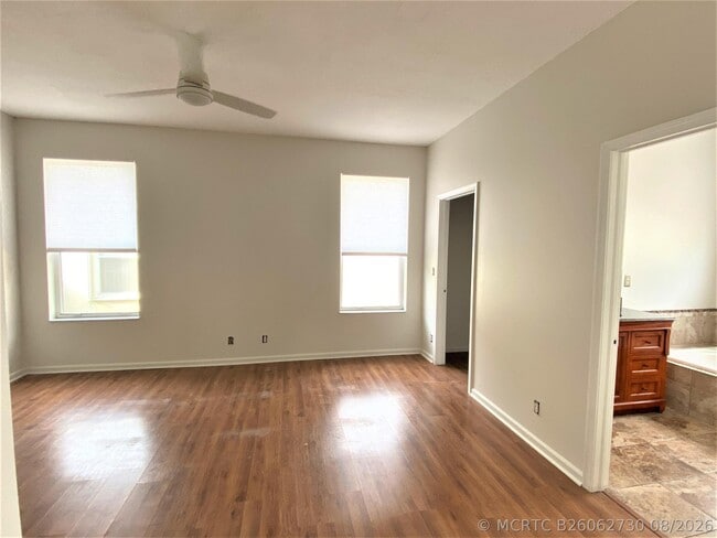 Photo - 880 NW Waterlily Pl