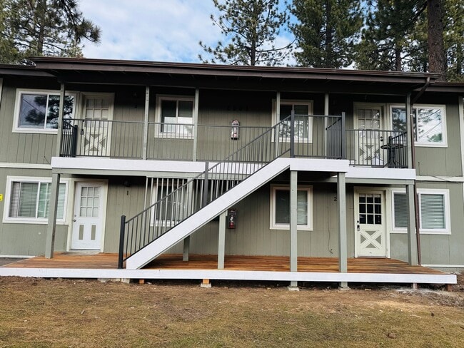 Building Photo - 2301 James Ave Unit 3