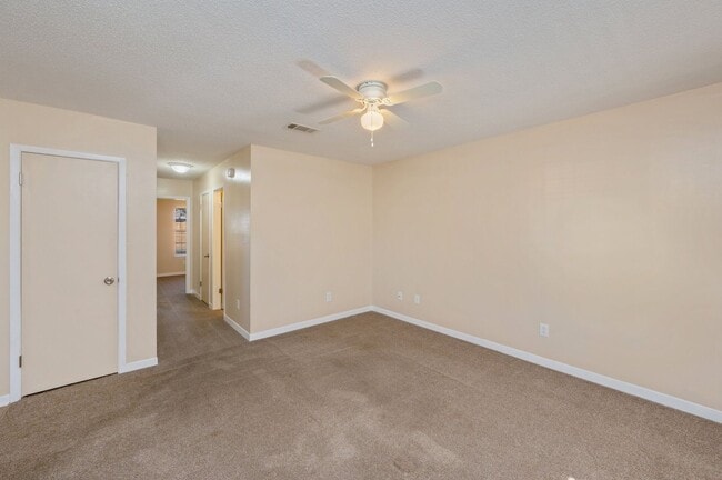 Photo - Quaint duplex!