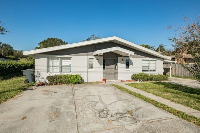 Building Photo - 907 Lake Jessie Dr Unit B