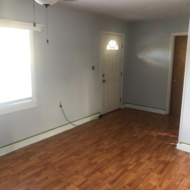 Photo - 157 N Rhodes St
