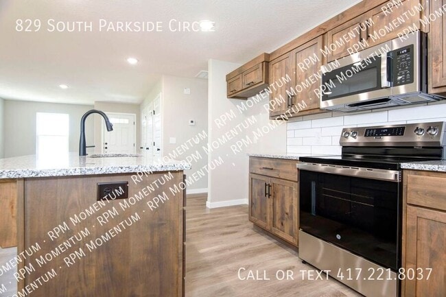Photo - 829 S Parkside Cir