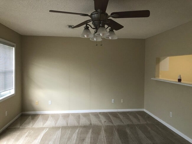 Photo - Foxhill Commons!!  NEW CARPET..