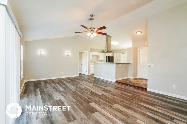 Photo - 124 NE 7th Ave