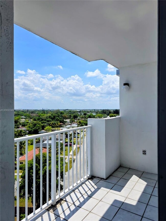 Photo - 1200 NE Miami Gardens Dr Unit 1003W