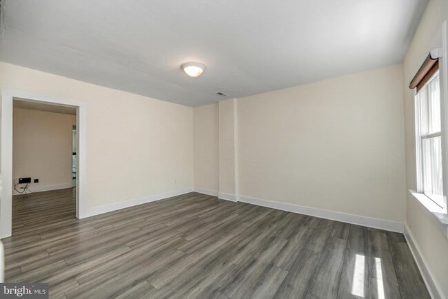 Photo - 319 Wolfe St