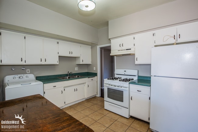 Photo - Charming & Spacious 3Bdm 2Ba Home with Private Yard in Las Vegas.