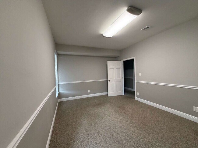 Photo - 4300 Bayou Blvd