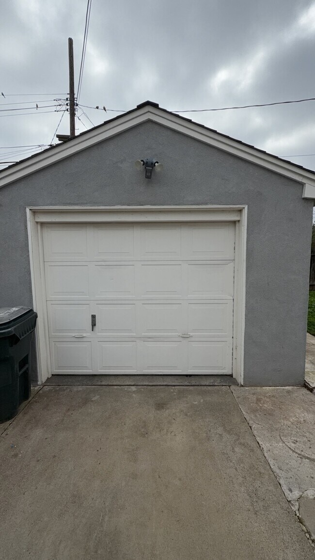 Photo - Cute Duplex off of Stockton Blvd
