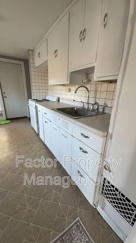 Photo - 815 N 4th St