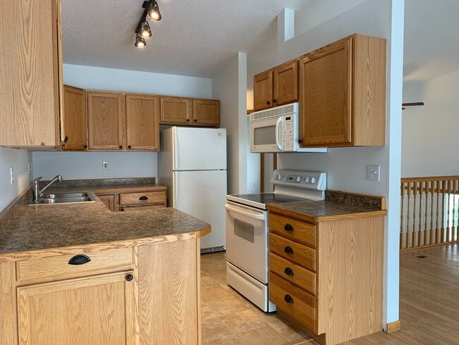 Photo - 3 Bedroom Twinhome
