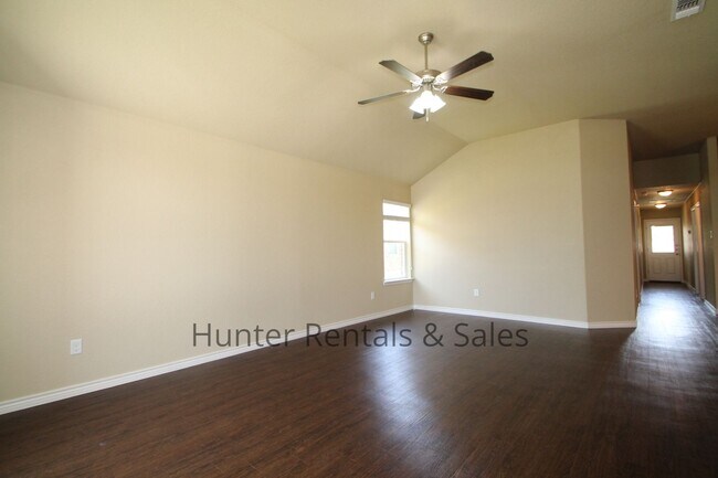 Photo - A Full Bathroom For Each Bedroom!!!