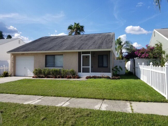 Great Carrollwood location - Country Run Home - Great Carrollwood location - Country Run Home