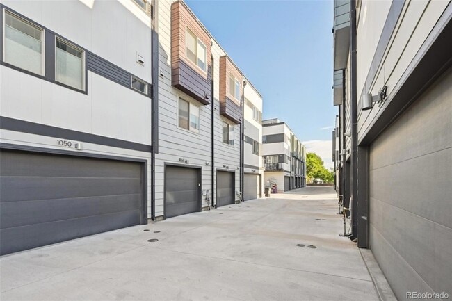 Photo - 1056 Navajo St