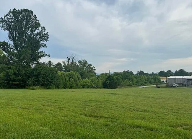 Photo - 2095 Orchard Rd