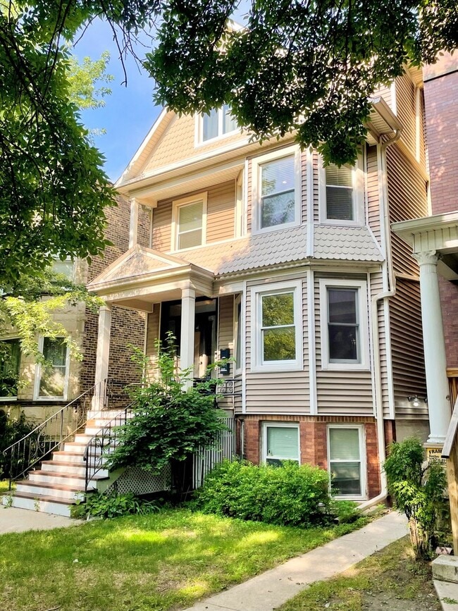 Building Photo - 4327 N Damen Ave Unit 1 Rental