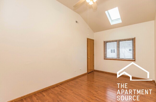 Photo - 2439 W Polk St Unit 3