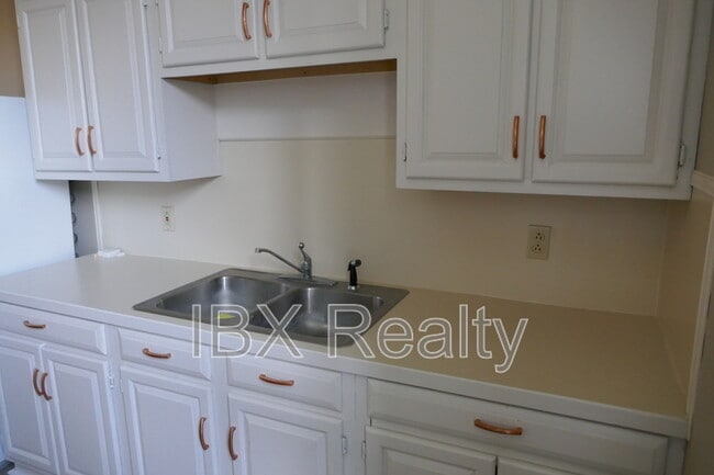 Photo - 112 Market St