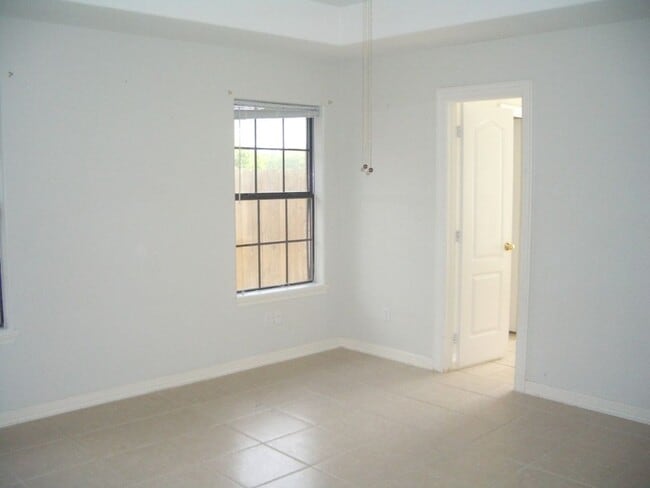 Photo - 1518 N Lookout Dr