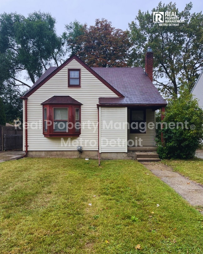 Building Photo - 823 E Second St