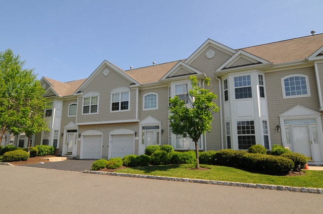 Building Photo - 167 Shinnecock Dr