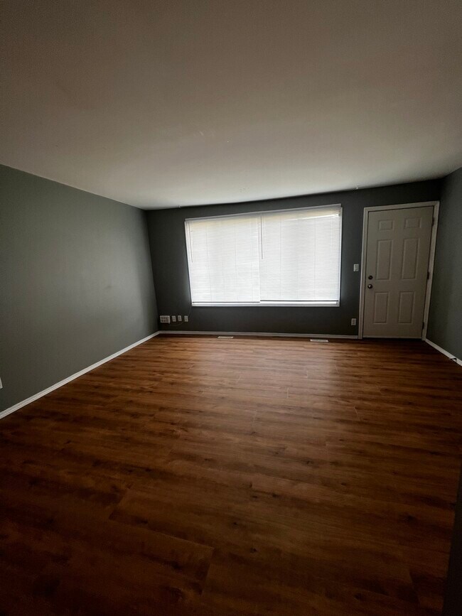 Photo - 7903-7995 95 Ave Unité 4