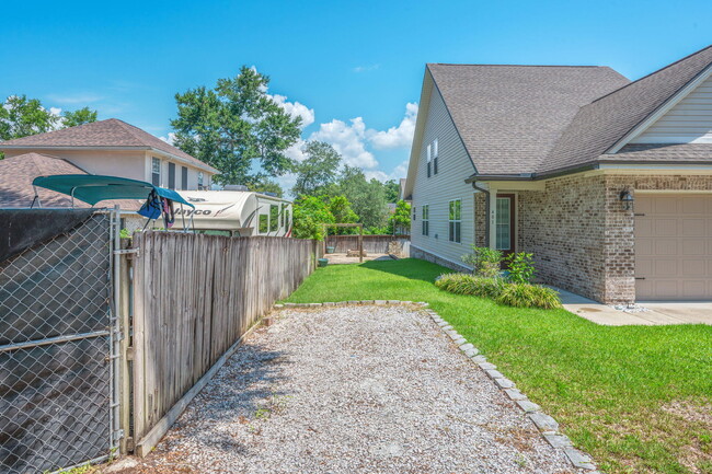 Photo - 401 King St
