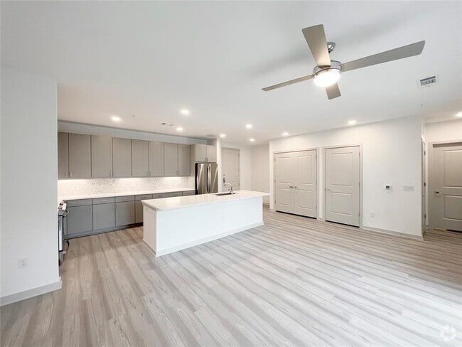 Building Photo - 3636 W Dallas St Unit 361 Rental